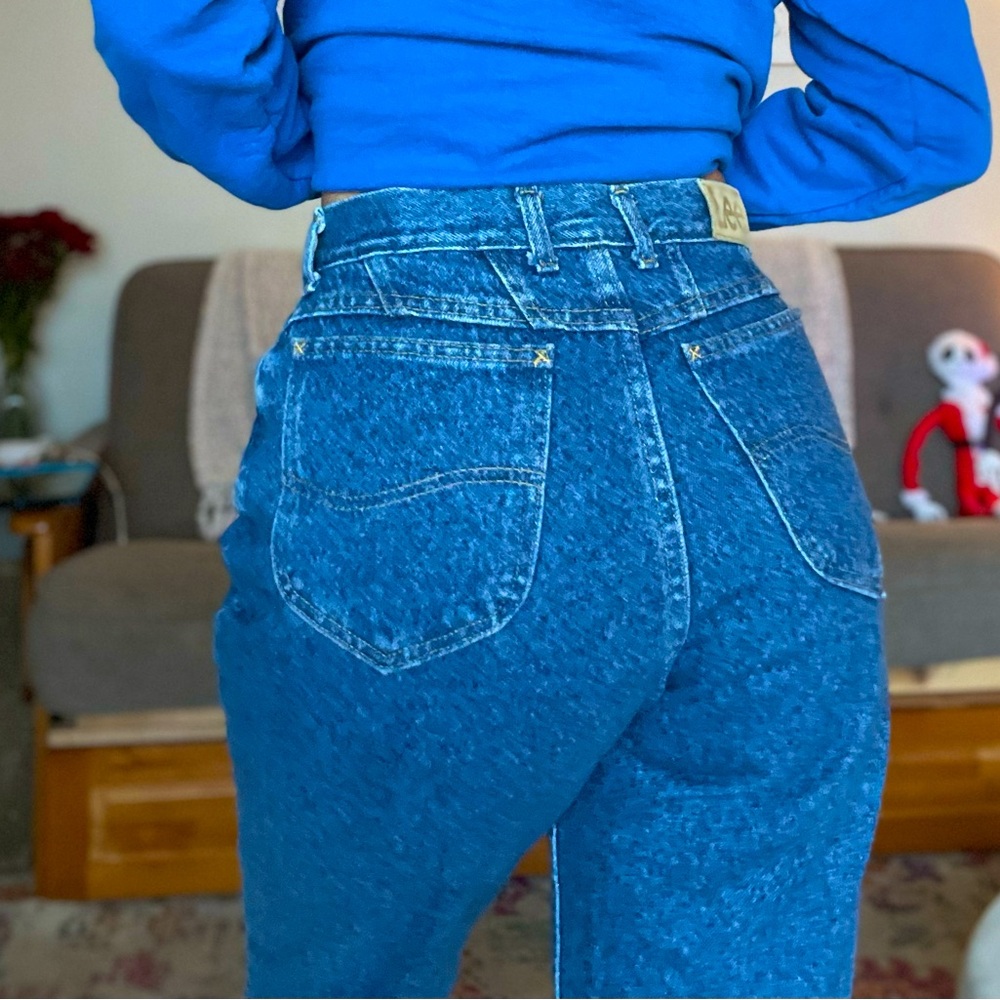 Vintage Lee High-waisted, straight-leg blue denim jeans with a comfortable fit
